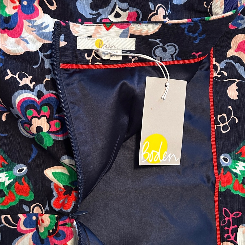 Boden Modern Pencil Skirt. Size 10R. Navy blue with Floral design. New with tags - Picture 3 of 6